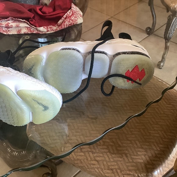 Lebron Nike basketball shoes, but used for volleyball.. like new. - Picture 3 of 4